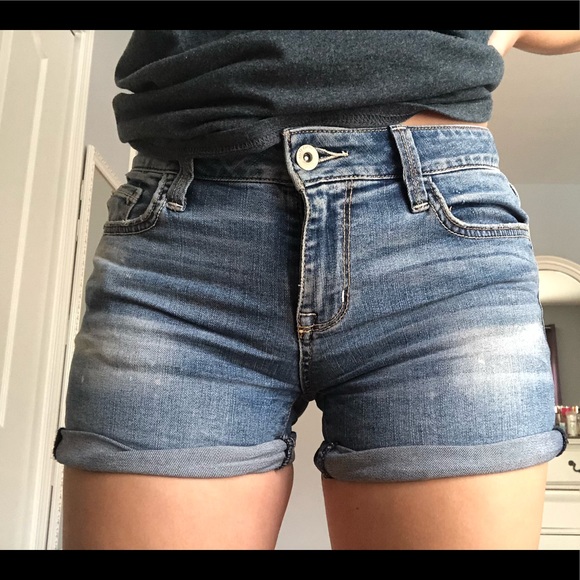 🚨SOLD🚨Arizona Jean Shorts - Picture 2 of 5